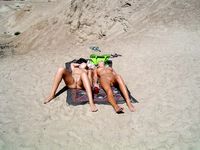 amateur girl nudist at beach