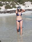 Hot naked dance gets an all over tan at the beach