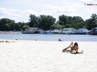 Nudist beach spread legs hairy pussy