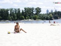 Nudist beach spread legs hairy pussy