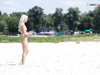 Engaged day at Bondi Plage