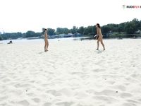 Suspending out at the strand