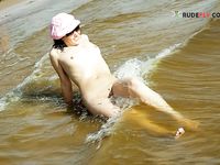 Solitary plage and gals