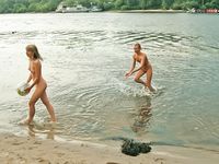 Bogie's day at the plage