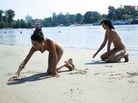 wifey and mate at strand