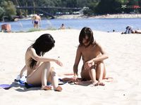 Hi again Nudistsers: