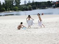 Rafaela super-hot slit at the plage