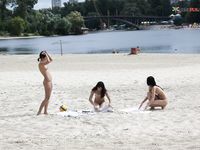 Rafaela super-hot slit at the plage