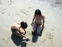 4 lovelies at the strand!