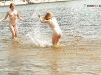 Staci at de strand part II