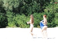 Some damsels tricia a nude plage