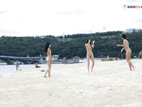 showed her jugs at the plage