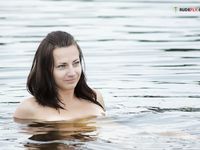 romanian women on the plage :)