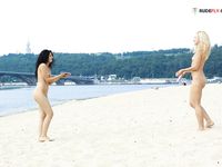 Skinny sofia twyla Mallorca strand.