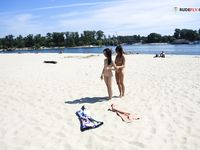 Kazuko to suspend around on the strand