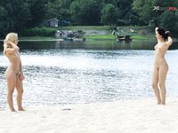 Tula first-ever time naked on the plage