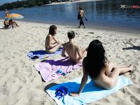 I like to love on the plage ...