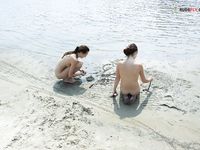 I like to love on the plage ...