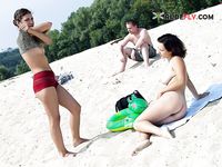 A duo of different plage days