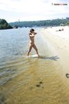Jay, bike, plage and naked bombshell