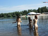 On Destroy Plage, Vancouver, Canada