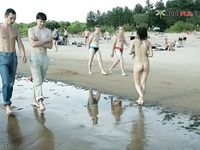 After the bar we went to the strand