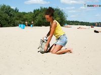 I ENJOY NAKED LADIES ON NATURIST STRAND.