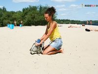 I ENJOY NAKED LADIES ON NATURIST STRAND.
