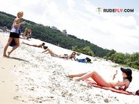 Dancing on the bar on Mykonos strand