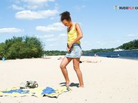 Shawnta Time - Nude plage close Italy