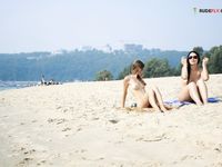 Fresh England Plage - Reena on a NE Plage