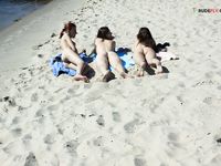 Fresh England Plage - Reena on a NE Plage