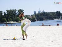 At the Strand all alone.....and ultra-kinky!