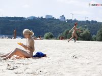 More femmes demonstrate there funbags on beaches