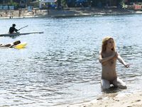 More holiday pictures from a nude plage.!