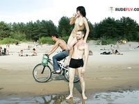 Naked Mommy toying ball at the plage :)