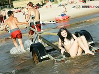 Ritta demonstrate more your bod on the plage