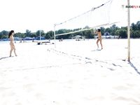 Gussie fav mounds on flash at our fav plage