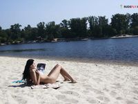 splendid petit on the strand sight snatch!