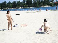 FOR HUMUNGOUS CUPCAKES PARAMOURS FROM FRENCH BEACHES.