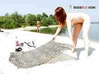 Glance at this large arse latina a Latin Plage