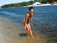 Prepping pummels before going to the plage.