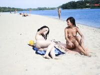 We ensue the same history nude on the plage