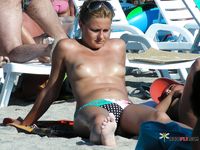 We get to see her gorgeous smooth skin glisten here 4