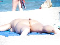 Sonnencreme am Nacktstrand – Schutz unter freiem Himmel