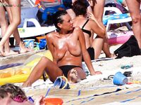 A selection of "nice" moments on romanian nude beach, like gift for all good comments and votes!.