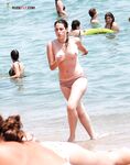 When you walk around a beach there are alway wimen who have a cameltoe.