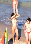 A quiet photography session dedicated to the beauty of a topless summer. 4