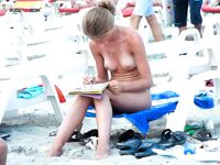 It was a scorchin' weekend. So. Back at the strand. Lots to be seen. 2