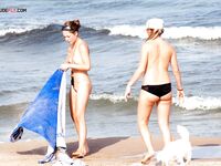 Just some chicks I saw this weekend in albufeira's strand. Hope you like =).